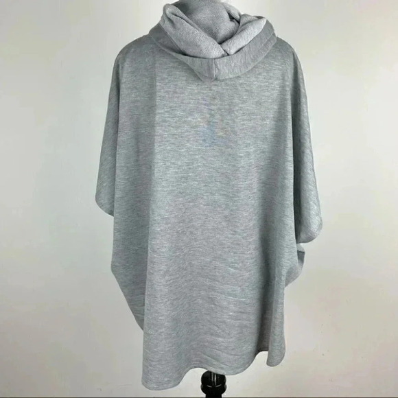 New Steve Madden poncho size one size fits most gray pullover with pockets - Picture 5 of 10